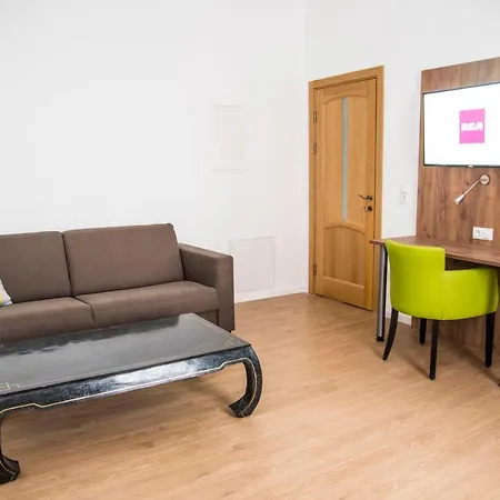 Mueller Apartment *
